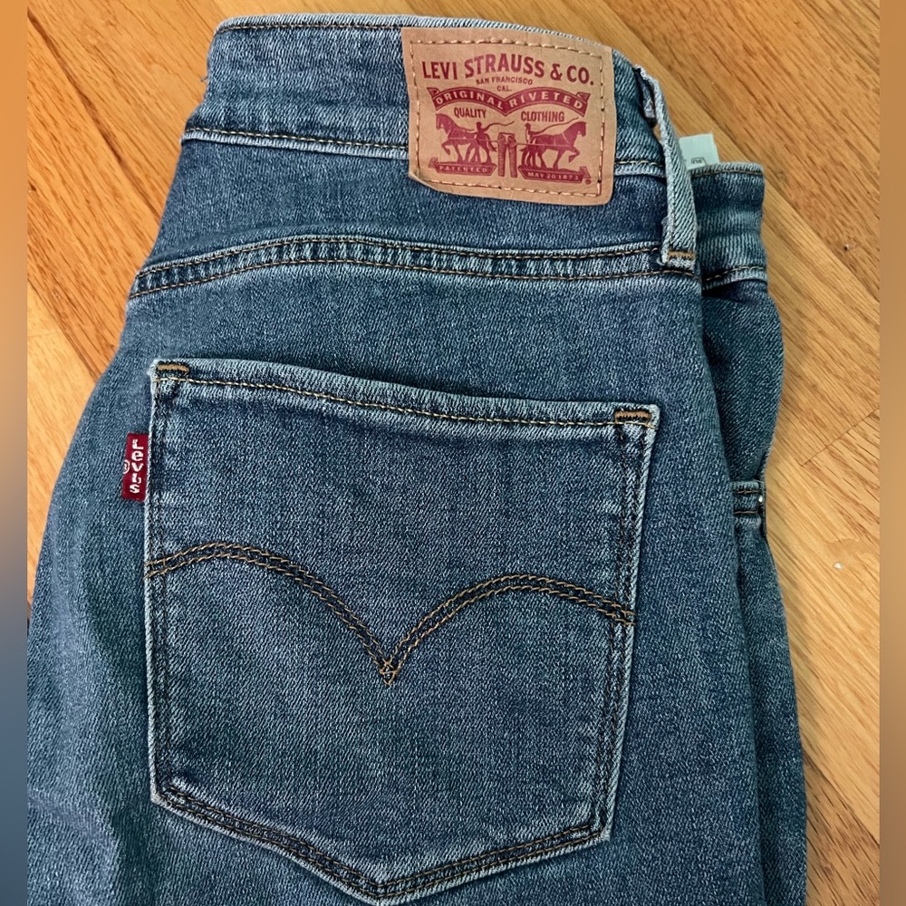 Levi’s High Rise Skinny Jeans